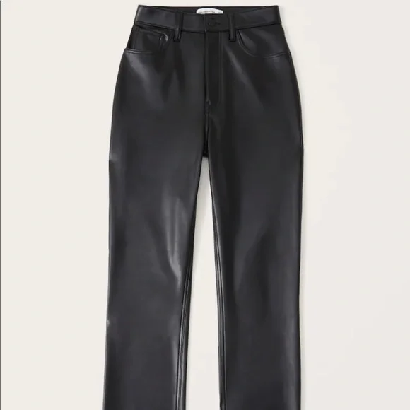 BNWT Abercrombie Curve Love Vegan Leather 90s Straight Pants size 35 Long - Picture 1 of 3
